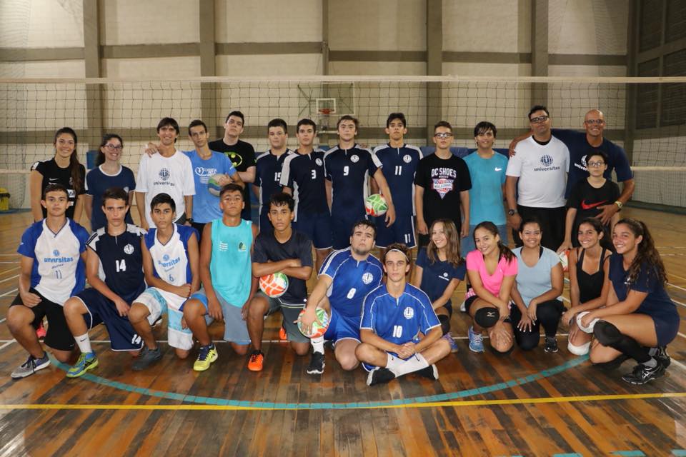 Equipe de Vôlei Colégio Universitas