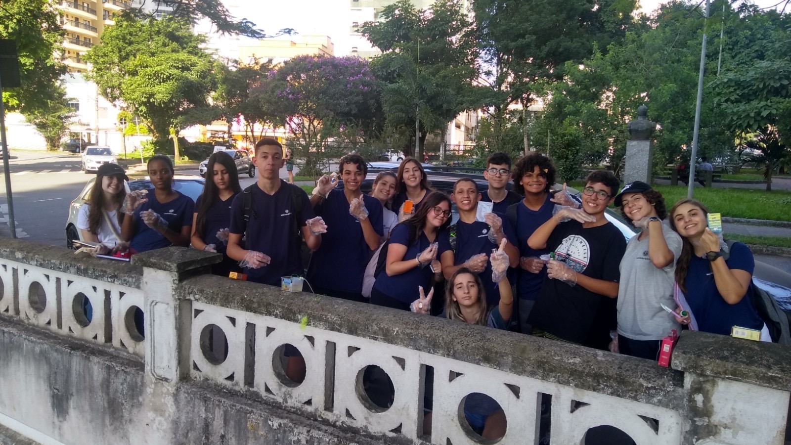Clube de Ciências - Coleta e análise de água no canal 7